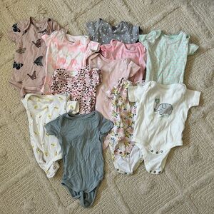 0–3 Month Baby Girl Short Sleeve Bodysuit Bundle – 12 Pieces 🌸